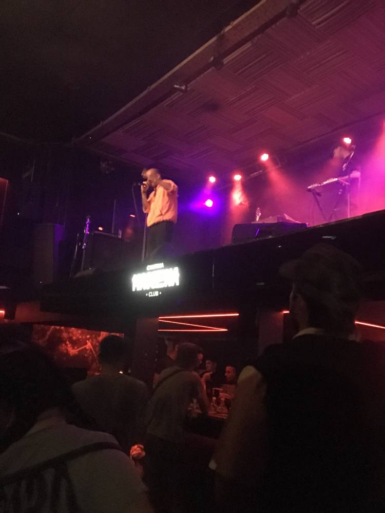 SI TE DUELE TOMA UN COMPRIMIDO ENTERO...